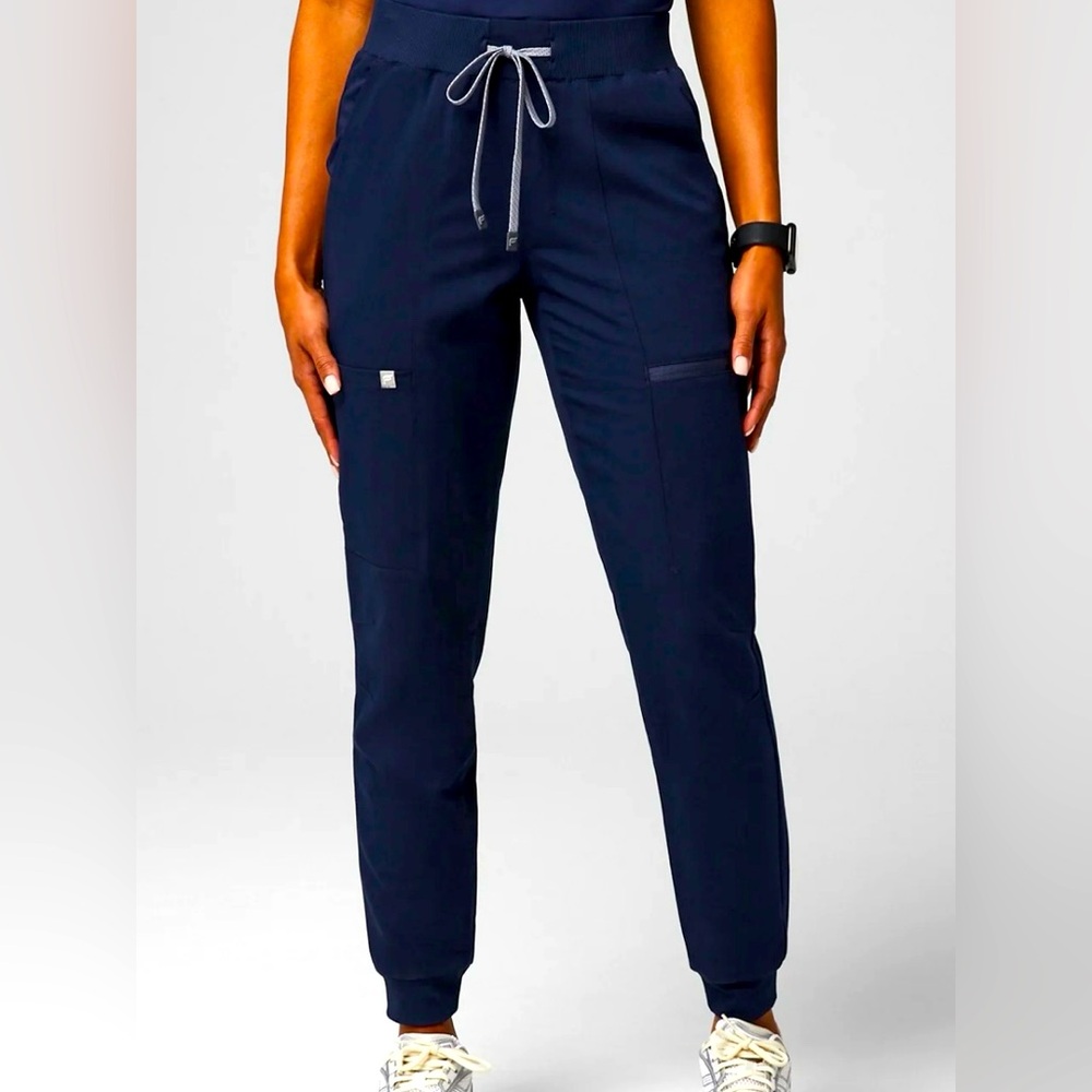 NWT Fabletics on-call scrub joggers size small short navy